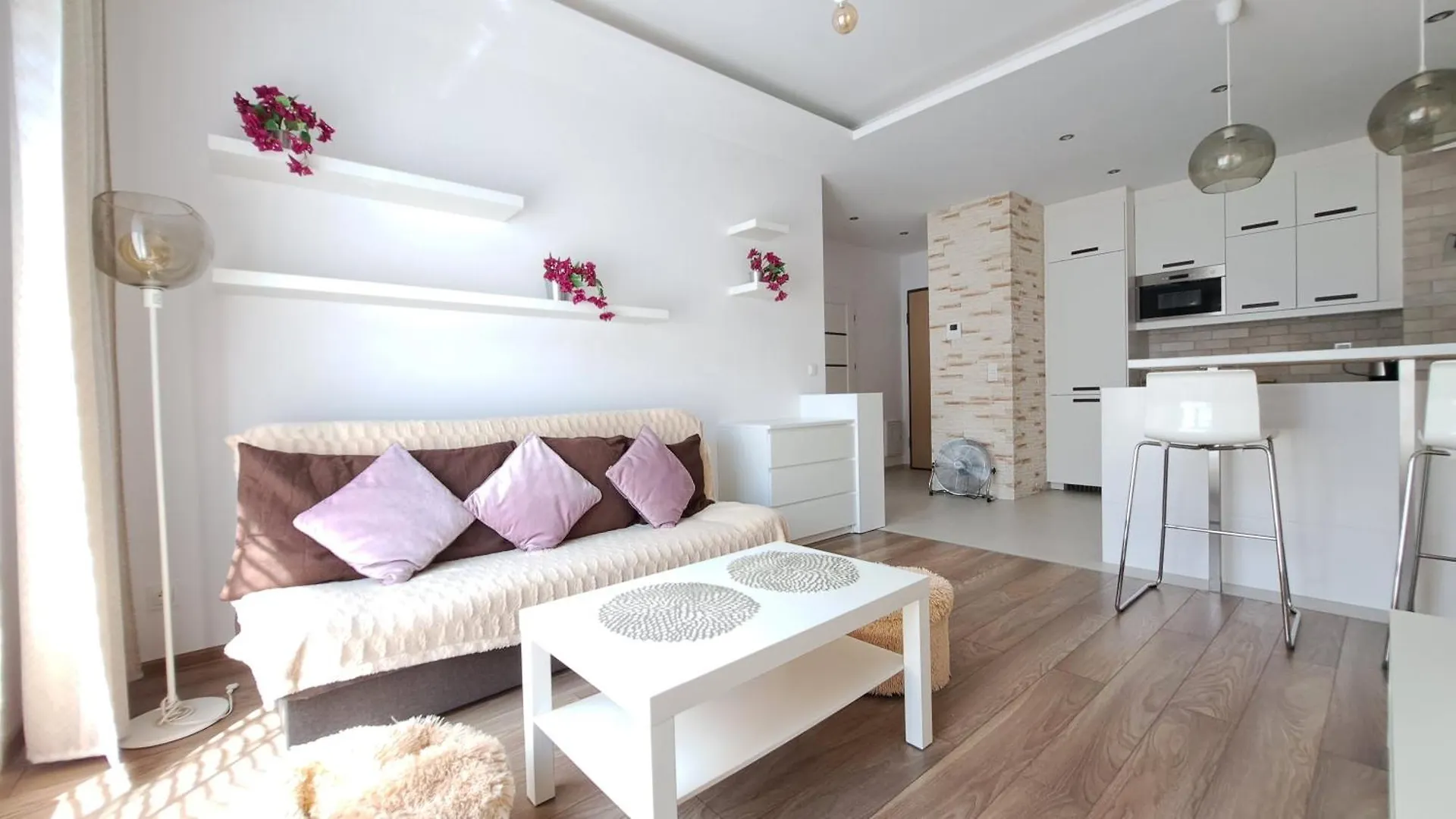 Apartament Warszawa Wilanow contacts